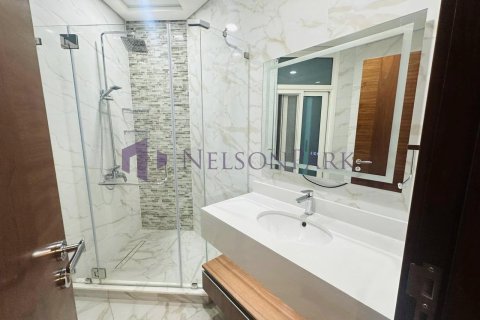 3 bedrooms Apartment in Doha, Qatar No. 57245 11