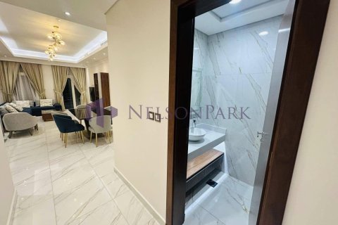 3 bedrooms Apartment in Doha, Qatar No. 57245 5