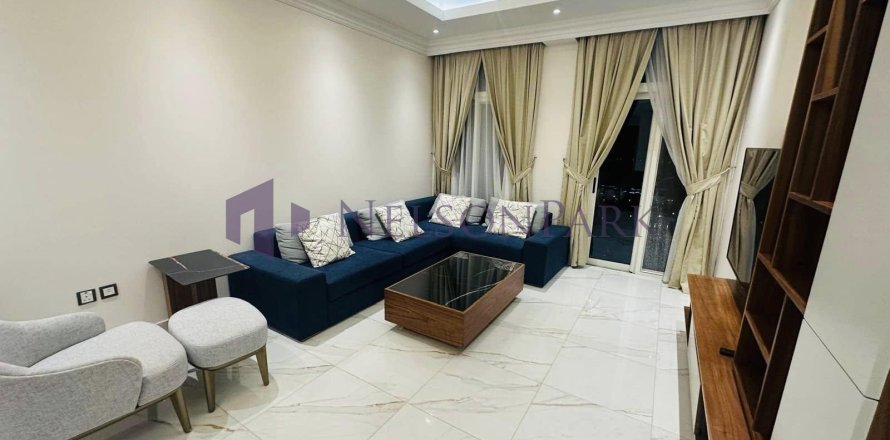 3 bedrooms Apartment in Doha, Qatar No. 57245