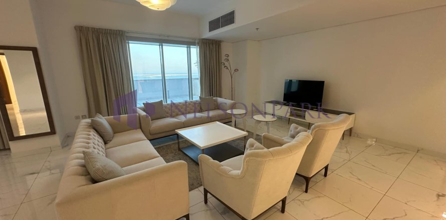 Apartment de 3 dormitorios en Doha, Qatar No. 57244