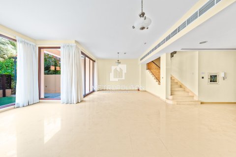 4 bedrooms Townhouse in Jumeirah Islands, UAE No. 128774 3