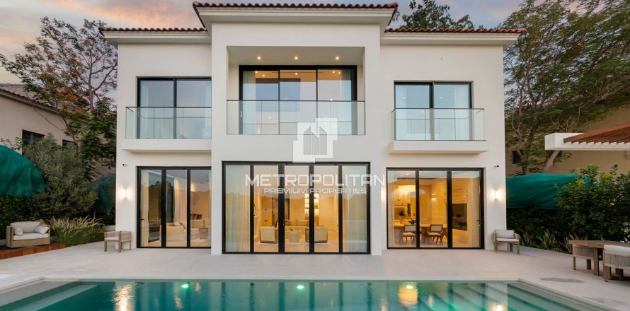 Villa de 5 chambres à Fire, UAE No. 128412