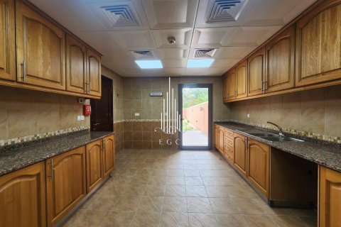 4 bedrooms Villa in Abu Dhabi Gate City, UAE No. 24613 21