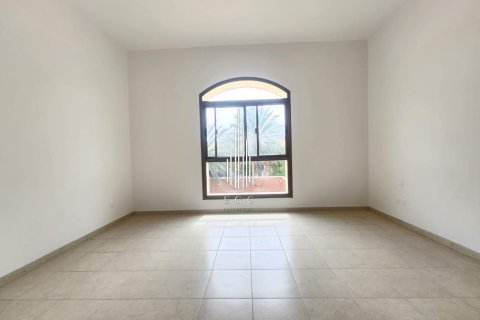 4 bedrooms Villa in Abu Dhabi Gate City, UAE No. 24613 5