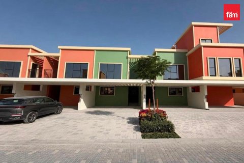 4 bedrooms Townhouse in Dubai, UAE No. 199447