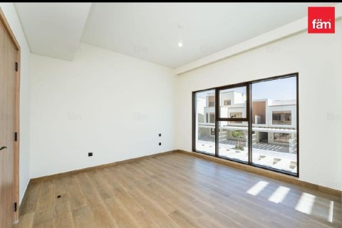 4 bedrooms Townhouse in Dubai, UAE No. 199452