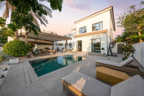 Villa de 5 dormitorios en Fire, UAE No. 129289 17