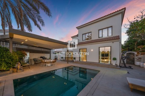 Villa de 5 dormitorios en Fire, UAE No. 129289 20