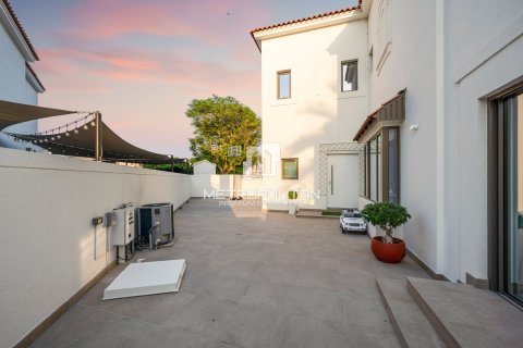 Villa de 5 dormitorios en Fire, UAE No. 129289 15