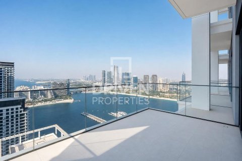 Квартира с 4 спальнями в EMAAR Beachfront, ОАЭ №204797