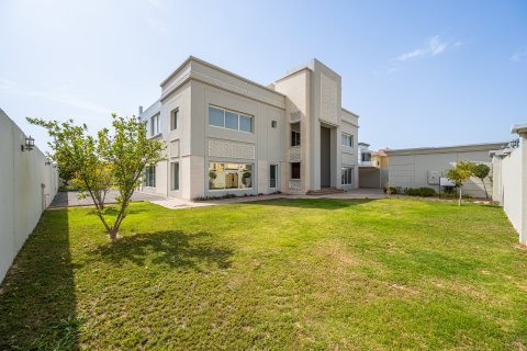6 bedrooms Villa in Al Barsha, UAE No. 208658