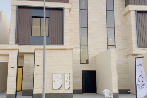 3 bedrooms Apartment in Riyadh, Saudi Arabia No. 60564