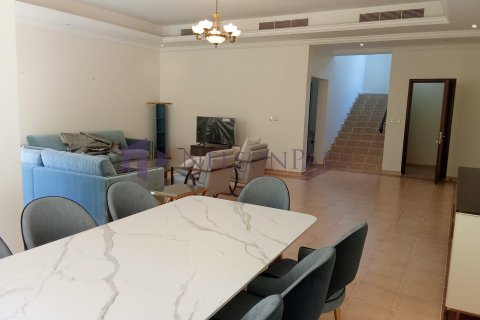 Villa de 4 dormitorios en Doha, Qatar No. 60997 16