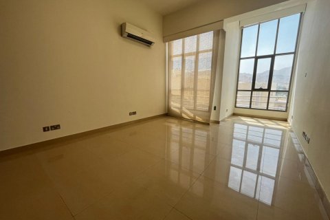 Townhouse de 5 dormitorios en Muscat, Oman No. 54795 4