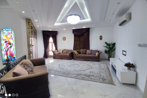7 bedrooms Villa in Al Ansab, Oman No. 99340 6