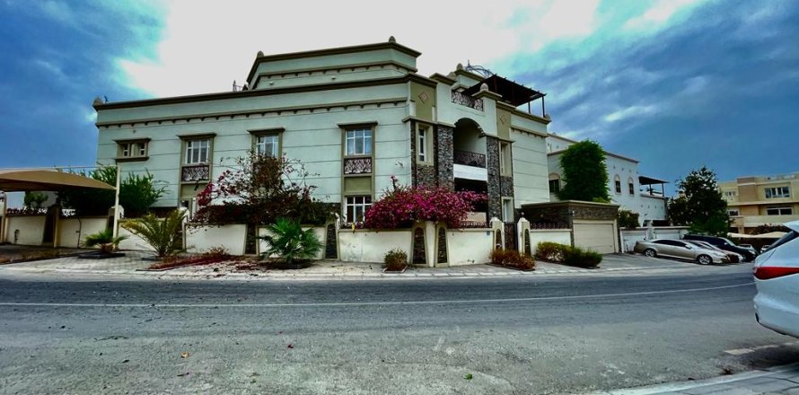 7 bedrooms Villa in Al Ansab, Oman No. 99340