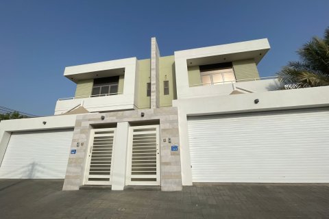 Villa Gemela de 4 dormitorios en Muscat, Oman No. 99339