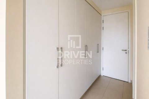 Apartment de 2 dormitorios en EMAAR South, UAE No. 193121 13