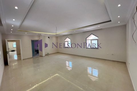 Villa de 5 dormitorios en Doha, Qatar No. 58515 3
