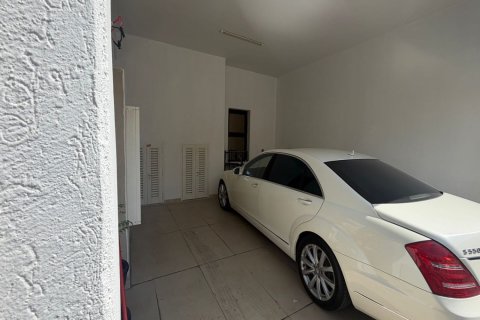 Townhouse de 4 dormitorios en Mudon, UAE No. 164236
