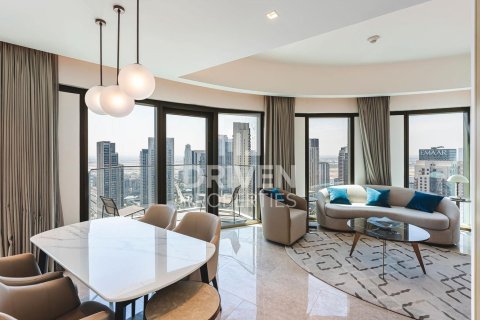 Квартира с 2 спальнями в Address Harbour Point, ОАЭ №193644