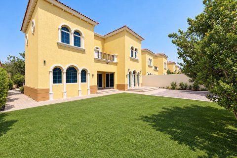 Вилла с 3 спальнями в Jumeirah Park, ОАЭ №208285