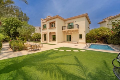 4 bedrooms Villa in Jumeirah Islands, UAE No. 210466