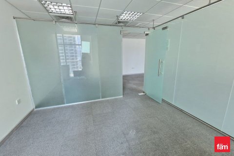 83.1m² Office in Dubai, UAE No. 167192