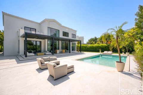 5 bedrooms Villa in Jumeirah Islands, UAE No. 201093