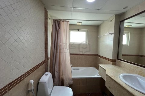 Квартира с 2 спальнями в Мухаррак, Бахрейн №109410