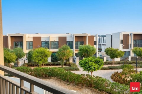 4 bedrooms Townhouse in Dubai, UAE No. 163618