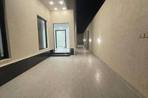 Villa de 5 chambres à Riyadh, Saudi Arabia No. 99589 3