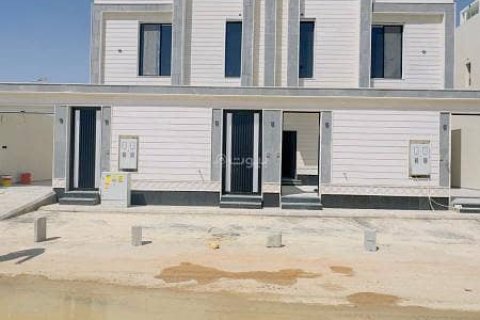 5 bedrooms Villa in Riyadh, Saudi Arabia No. 99585