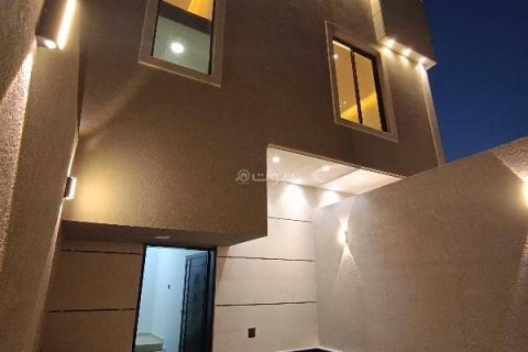 4 bedrooms Apartment in Riyadh, Saudi Arabia No. 99586