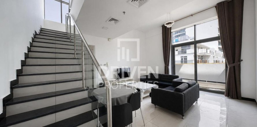 Apartment de 2 dormitorios en District 11, UAE No. 192139