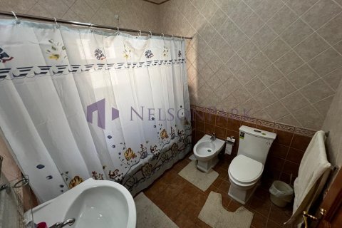 5 bedrooms Villa in Doha, Qatar No. 57195 24