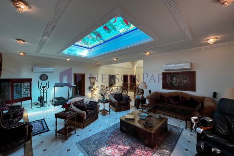 5 bedrooms Villa in Doha, Qatar No. 57195 11