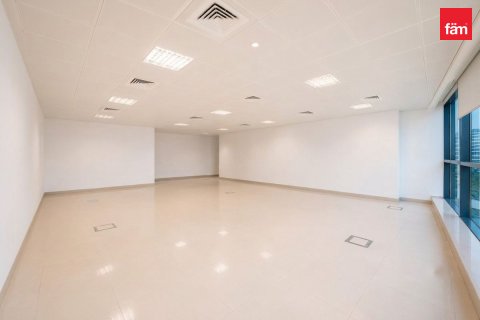 105.2m² Office in Dubai, UAE No. 187540