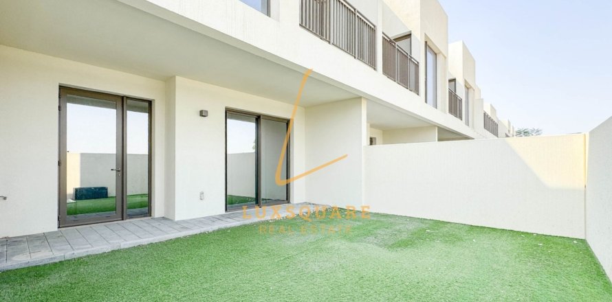 3 غرف نوم فيلا في EMAAR South, الإمارات العربية المتحدة رقم 167328