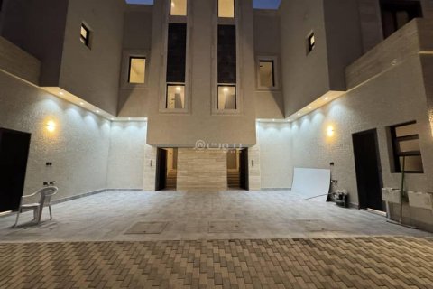 3 bedrooms Apartment in Riyadh, Saudi Arabia No. 67968