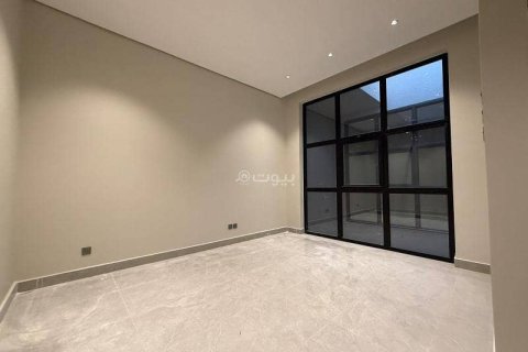 Villa de 3 dormitorios en Riyadh, Saudi Arabia No. 67971 13