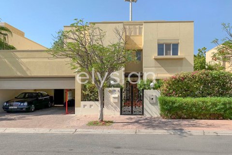 Villa de 4 dormitorios en Meadows 8, UAE No. 64979