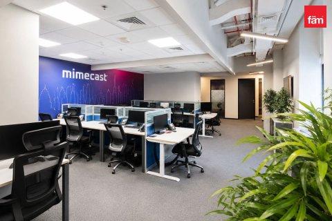 163.4m² Office in Business Bay, UAE No. 188308