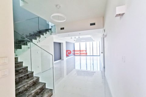 Townhouse de 3 dormitorios en wasl gate, UAE No. 28660