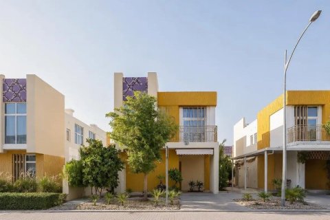 6 bedrooms Villa in Dubai, UAE No. 169036
