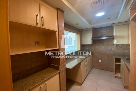 Appartement de 2 chambres à Shoreline Apartments, UAE No. 129493 6