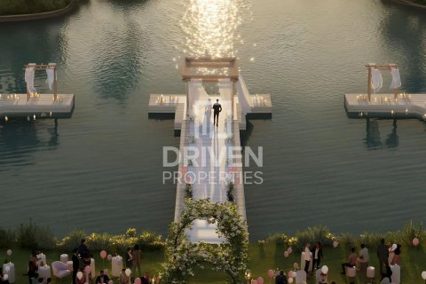 5 bedrooms Villa in Dubai, UAE No. 209471