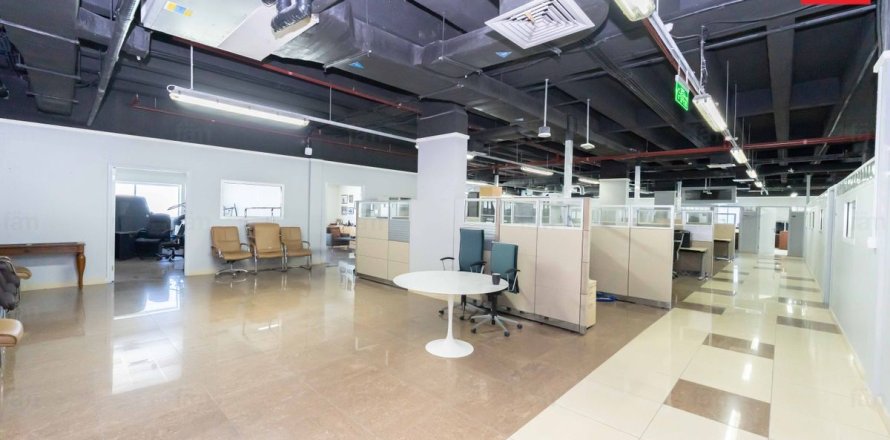 464.5m² Shop in Al Furjan, UAE No. 187367