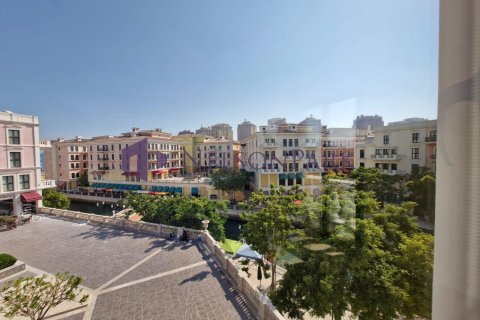 5 غرفة نوم  منزل ذو طابقين في الدوحة, Qatar رقم 57267 3