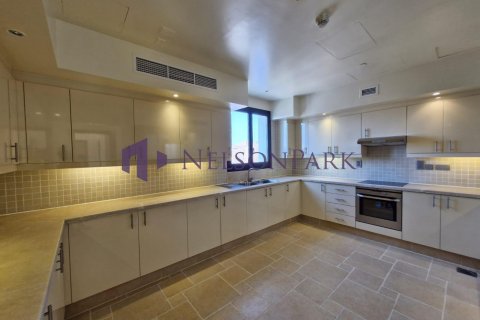 5 غرفة نوم  منزل ذو طابقين في الدوحة, Qatar رقم 57267 16